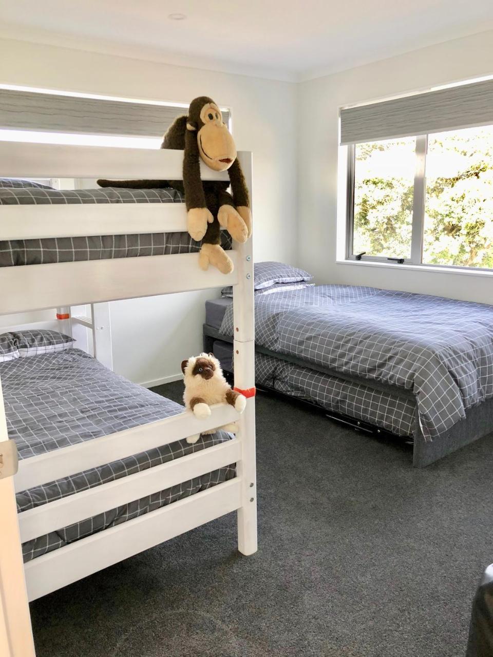 Otaki Beachfront Getaway ภายนอก รูปภาพ