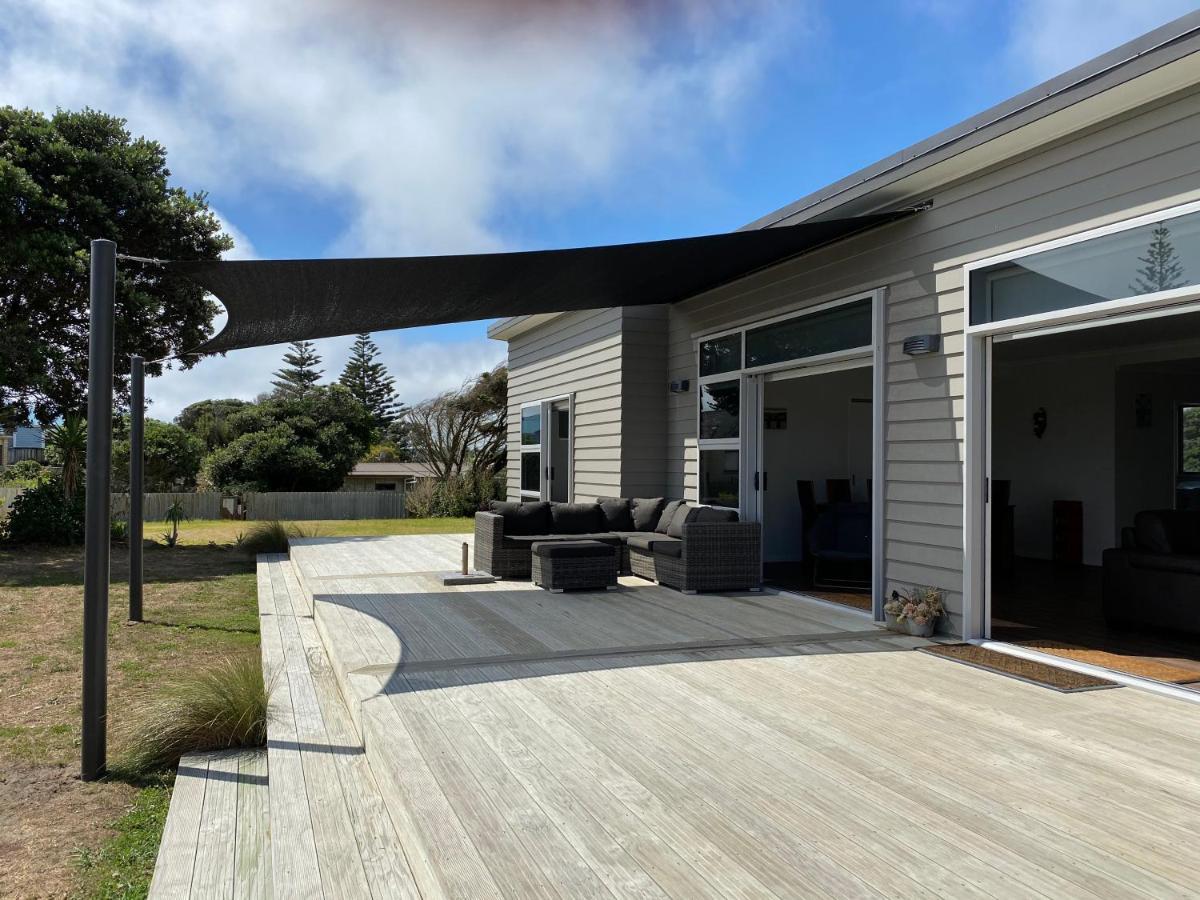 Otaki Beachfront Getaway ภายนอก รูปภาพ